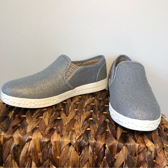 Muk Luks | Metallic Grey Blue Slip-on Flats | Size 9 - Picture 5 of 11